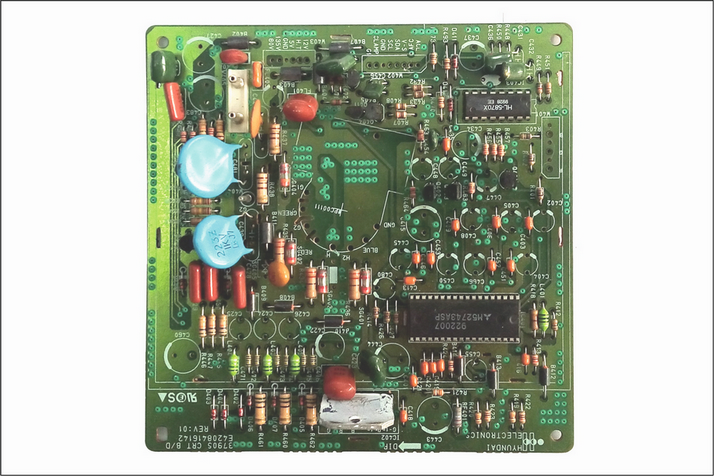 Auto elektroniskā bloka plate